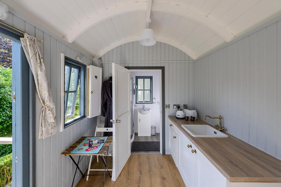 Hawthorn Hut Kilkenny Glamping At Jenkinstown House 호텔 Jenkinstown Park 외부 사진